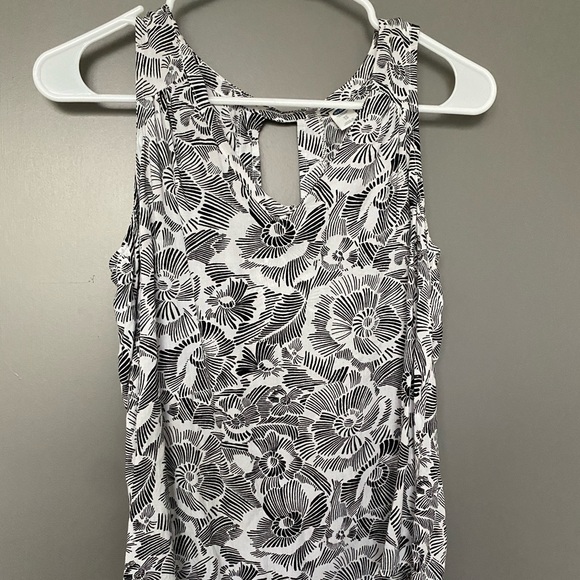 Old Navy Sleeveless Top - Picture 1 of 3